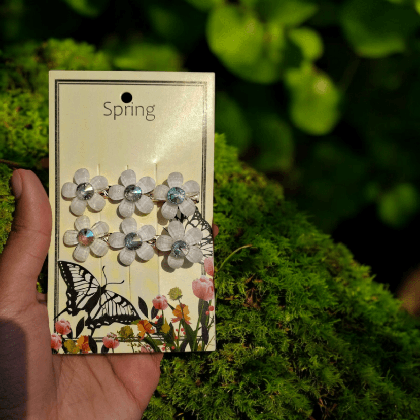 White fancy hairpins set