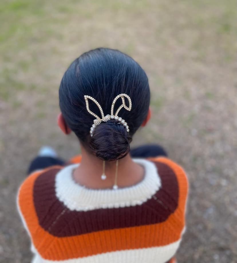 Bunny rhinestones bun gripper